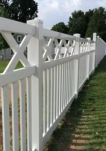 top-quality-vinyl-fence-gate